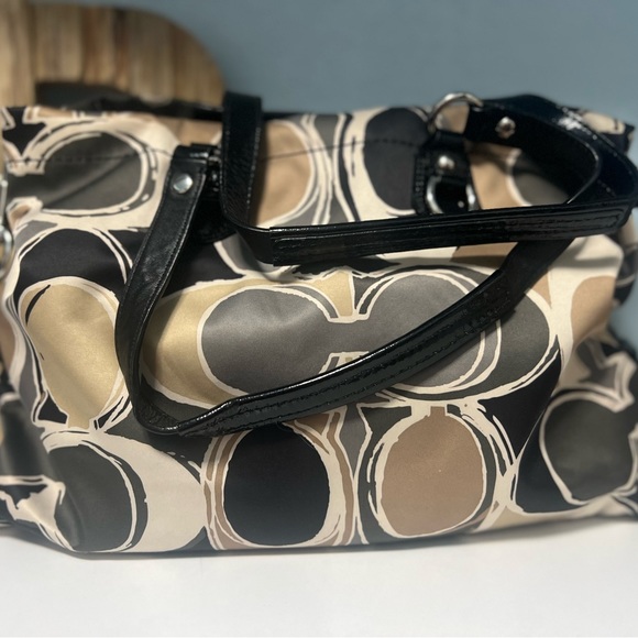 Coach - Picture 3 of 10